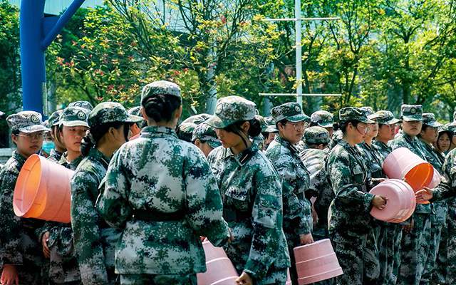 封闭式学校对孩子到底好不好(孩子上封闭学校好不好)(图2)